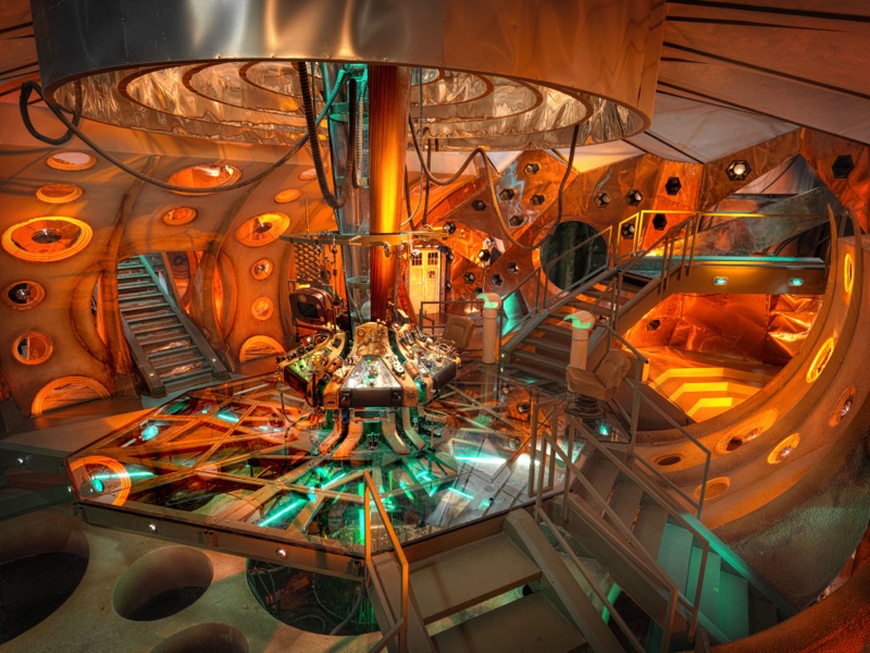 Interior de la nave Tardis del Doctor Who.