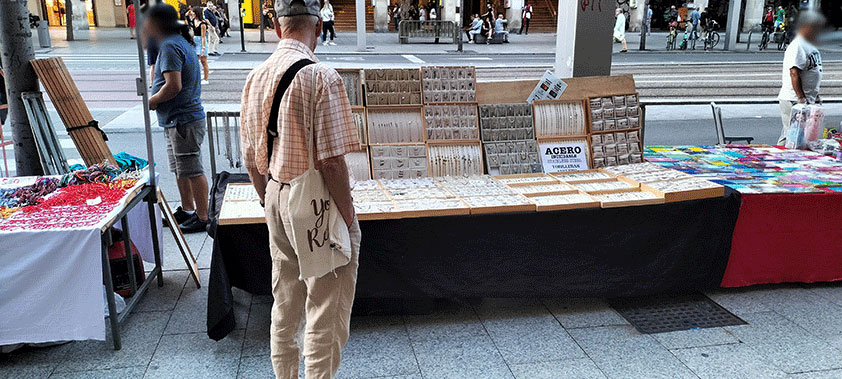 Foto de u vendedor ambulante