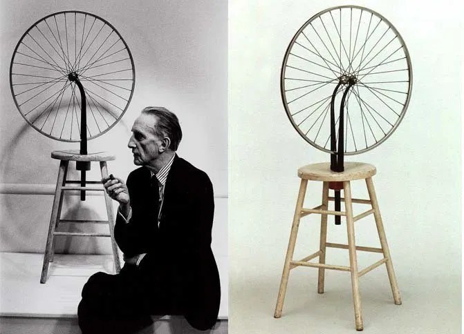 "Duchamp junto a su rueda de bicicleta"